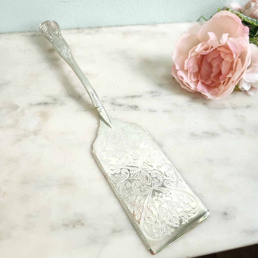 Vintage Silver Plated Serving Cake Server Ornate Floral Pattern Spatula Dessert - Picture 2 of 5